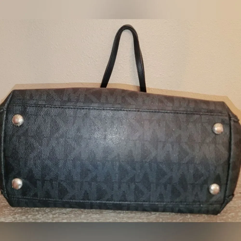Michael Kors chic versatile